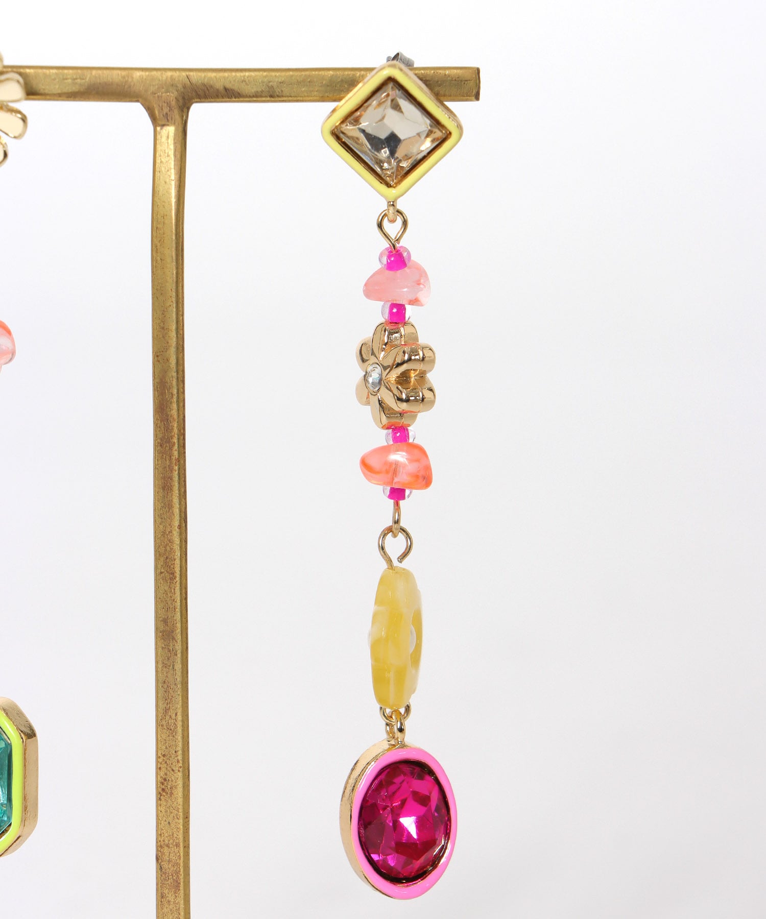 ビジュチャームアシメピアス